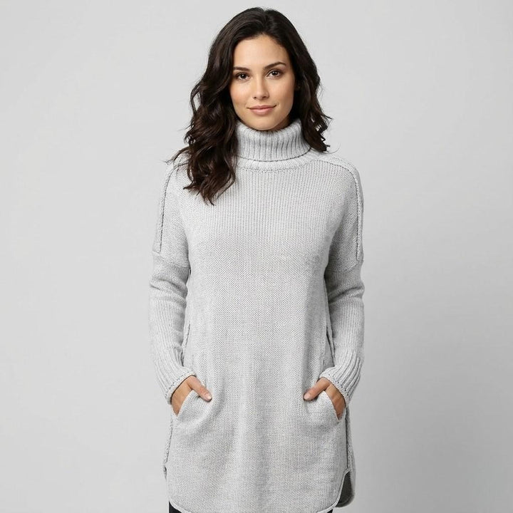 Maglione lungo e caldo in misto lana con taglio ampio e collo alto