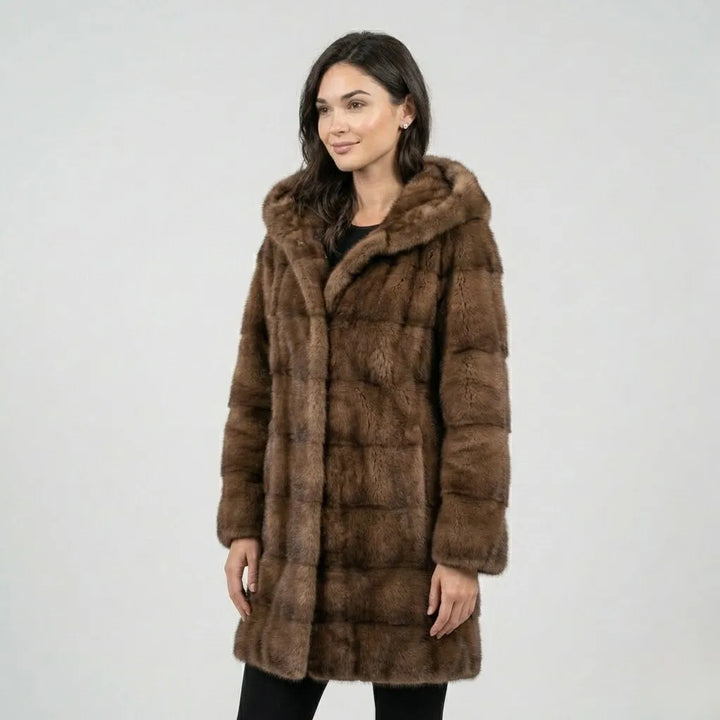 Cappotto lungo oversize in pelliccia sintetica con cappuccio