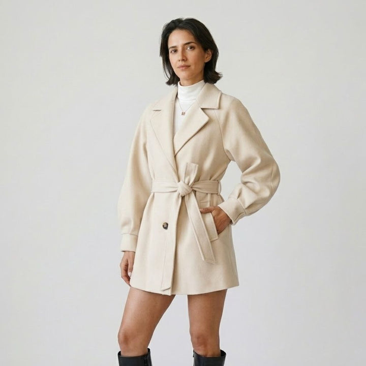 Cappotto corto in poliestere con cintura regolabile
