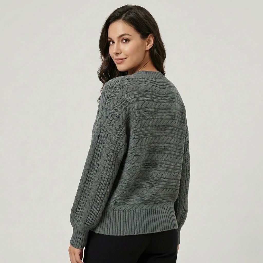 Maglione classico lavorato a maglia con motivo a treccia