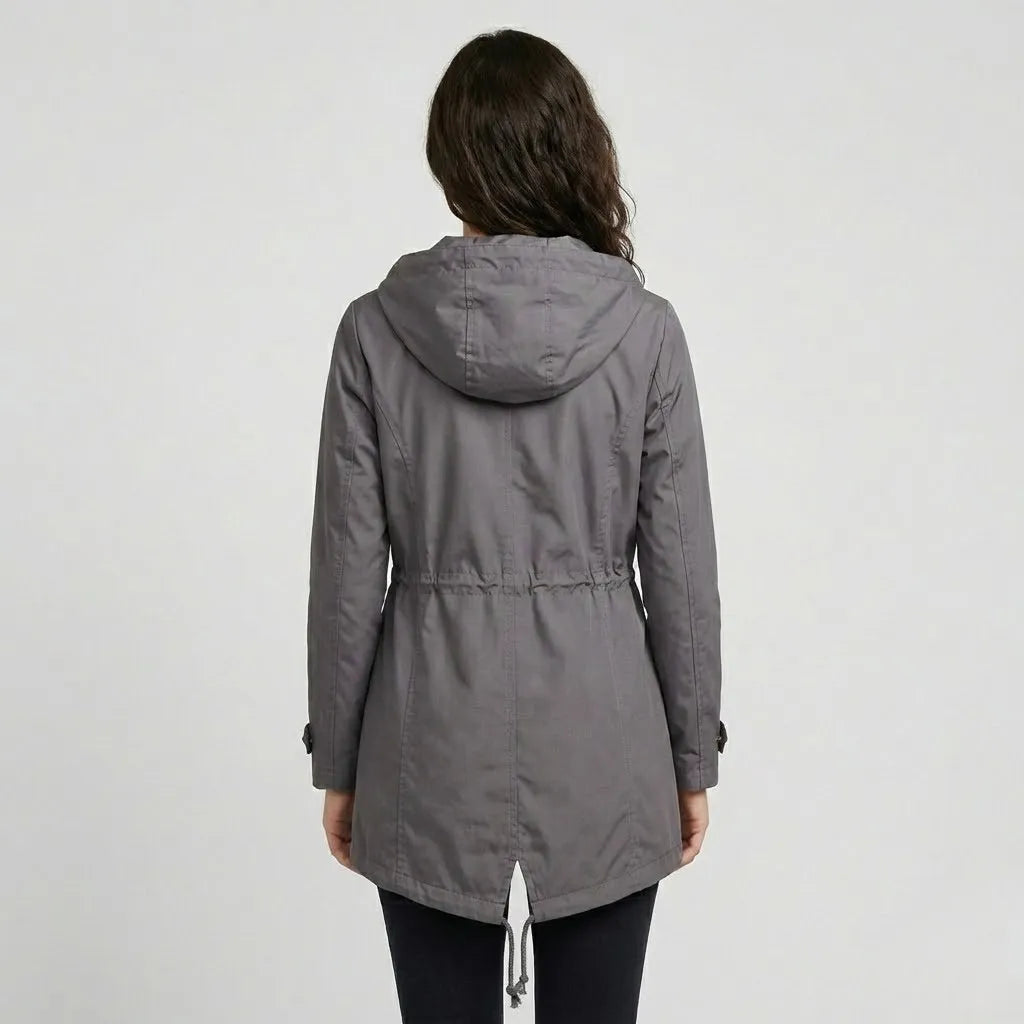 Parka lunga in cotone tecnico con cappuccio e taglio aderente