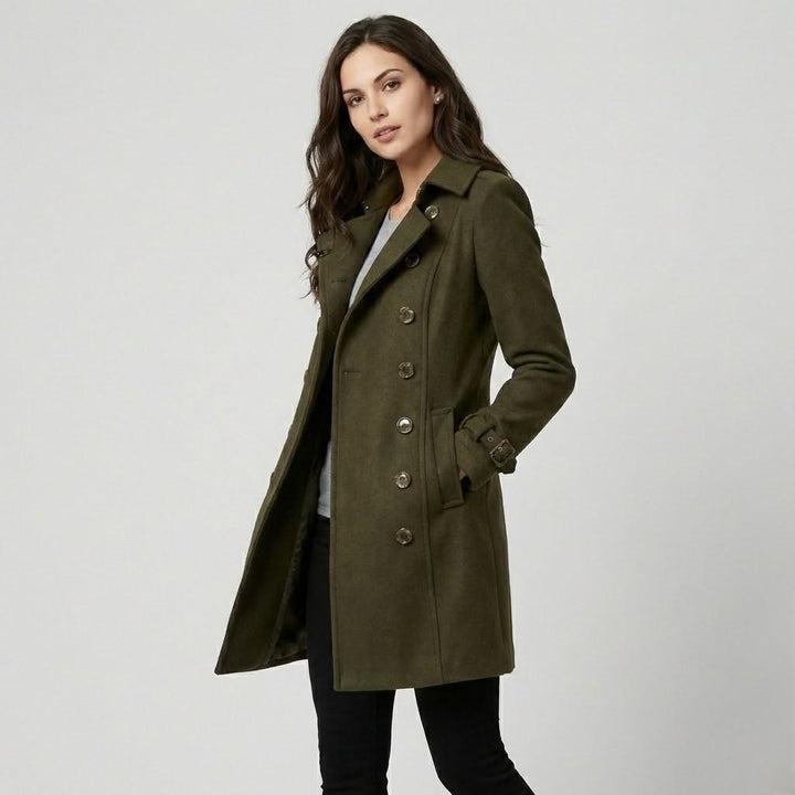 Cappotto strutturato in misto lana con taglio aderente in stile urbano