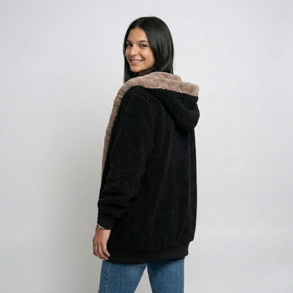 Giacca a maglia morbida in misto poliestere e cotone con cappuccio