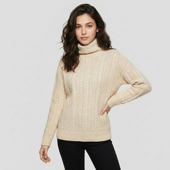 Maglione lavorato a maglia con taglio loose e collo alto