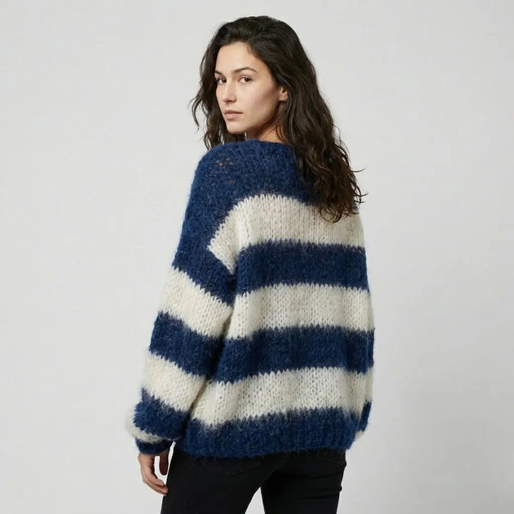 Maglione lavorato a maglia in misto acrilico e poliestere con taglio loose e motivo a righe