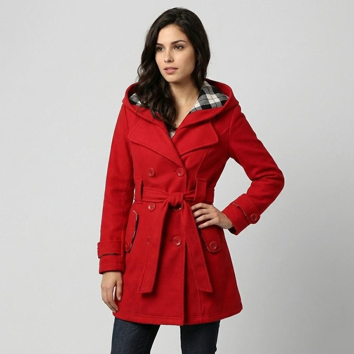 Cappotto strutturato in misto lana con cappuccio e vestibilità aderente