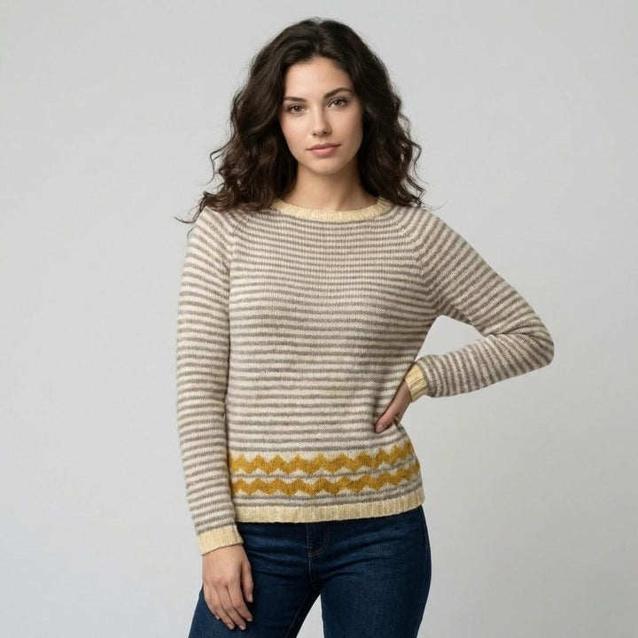 Maglione morbido a righe con vestibilità ampia per un comfort quotidiano