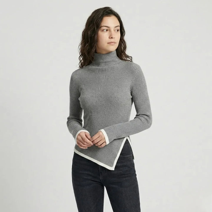 Maglione a coste con colletto alto e vestibilità aderente