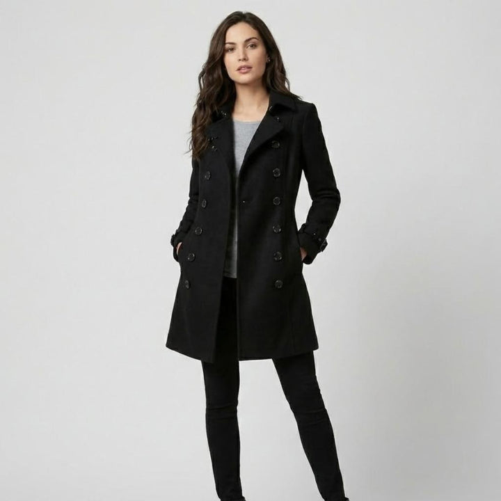 Cappotto strutturato in misto lana con taglio aderente in stile urbano