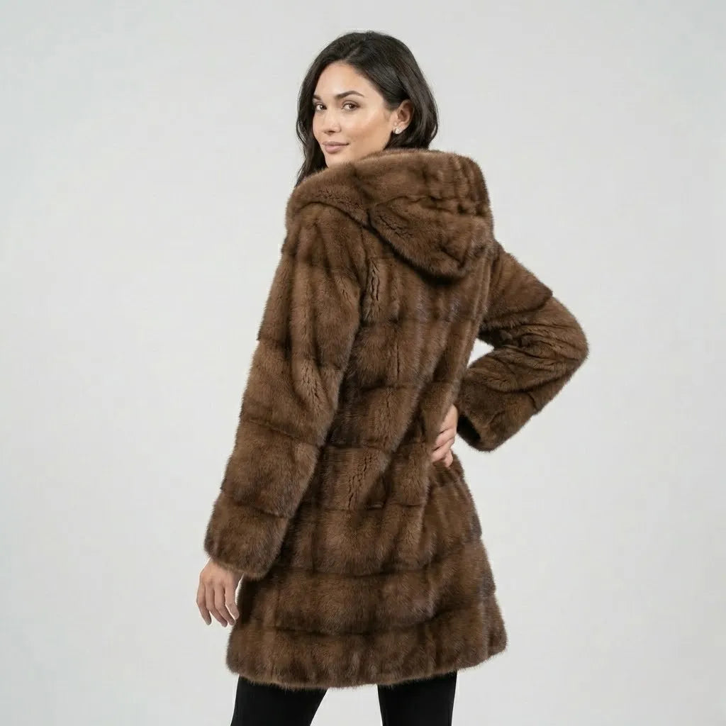Cappotto lungo oversize in pelliccia sintetica con cappuccio