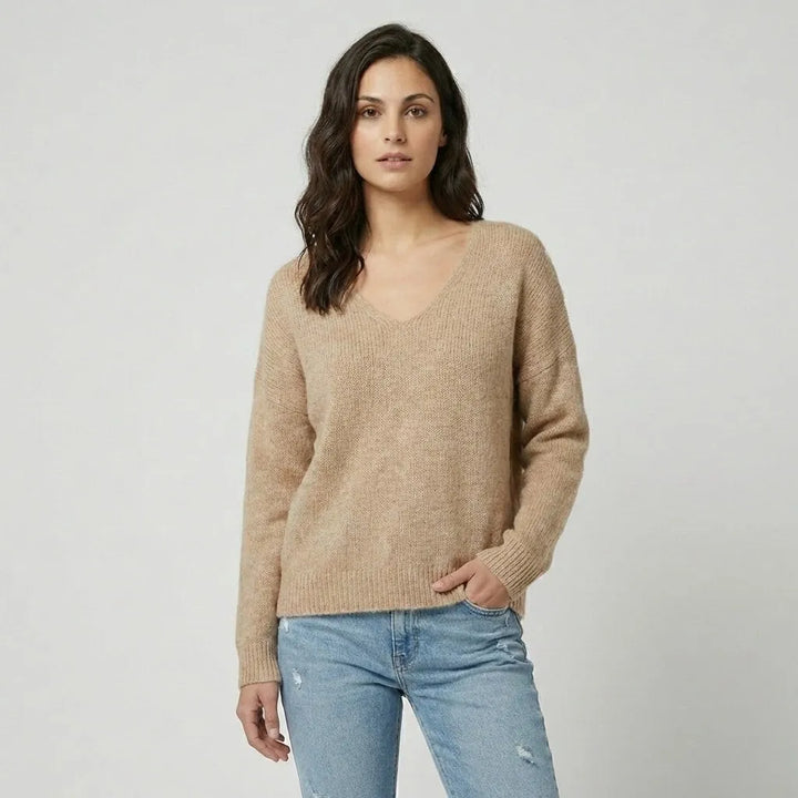Maglione morbido lavorato a maglia in misto lana con vestibilità ampia e scollatura a V