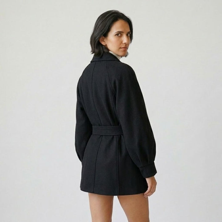 Cappotto corto in poliestere con cintura regolabile