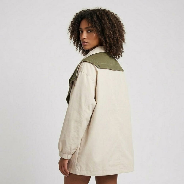 Parka corta con cappuccio in stile urbano