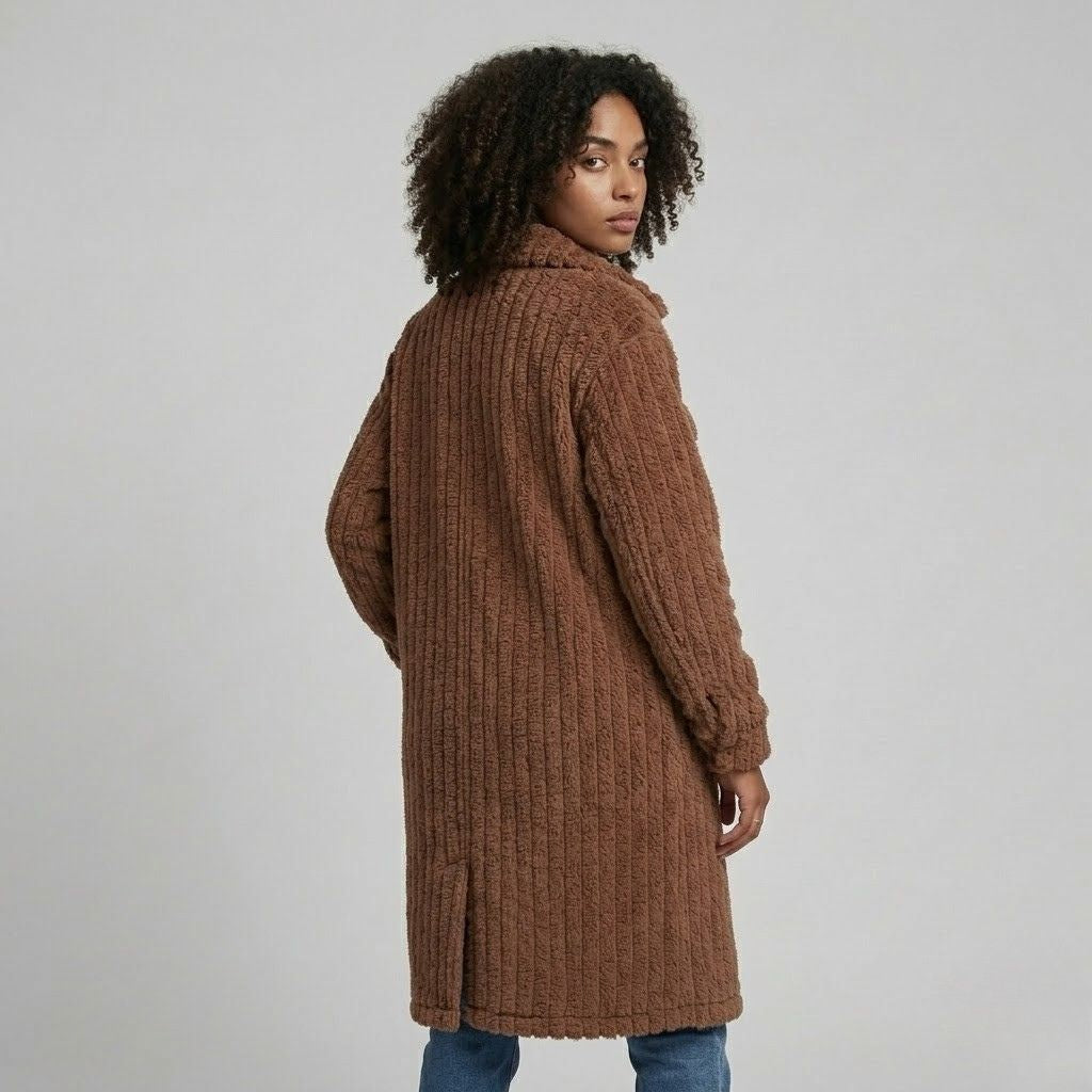 Cappotto lungo testurizzato in misto poliestere e cotone con tasche frontali