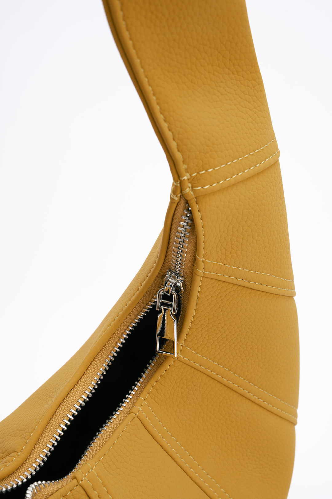 Borsa a spalla con dettaglio cuciture