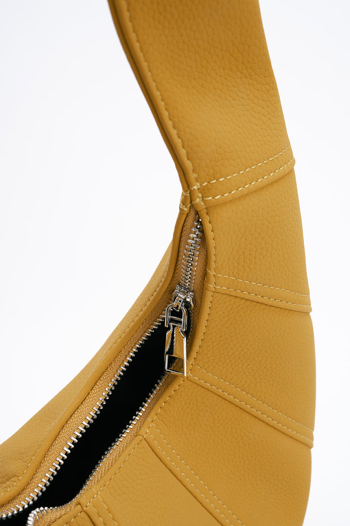 Borsa a spalla con dettaglio cuciture