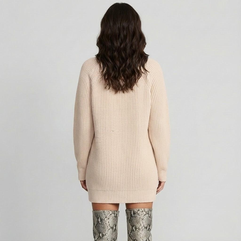 Maglione ampio in lana con colletto avvolgente