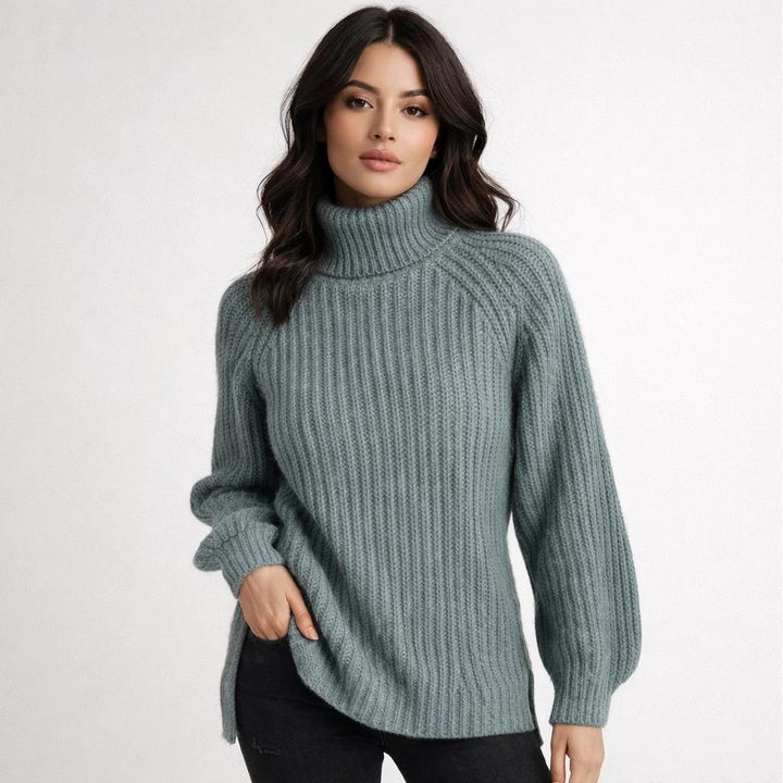 Maglione in misto lana con colletto alto