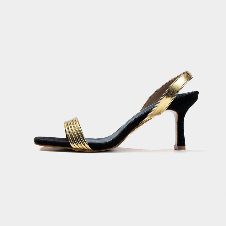 Décolleté con punta quadrata