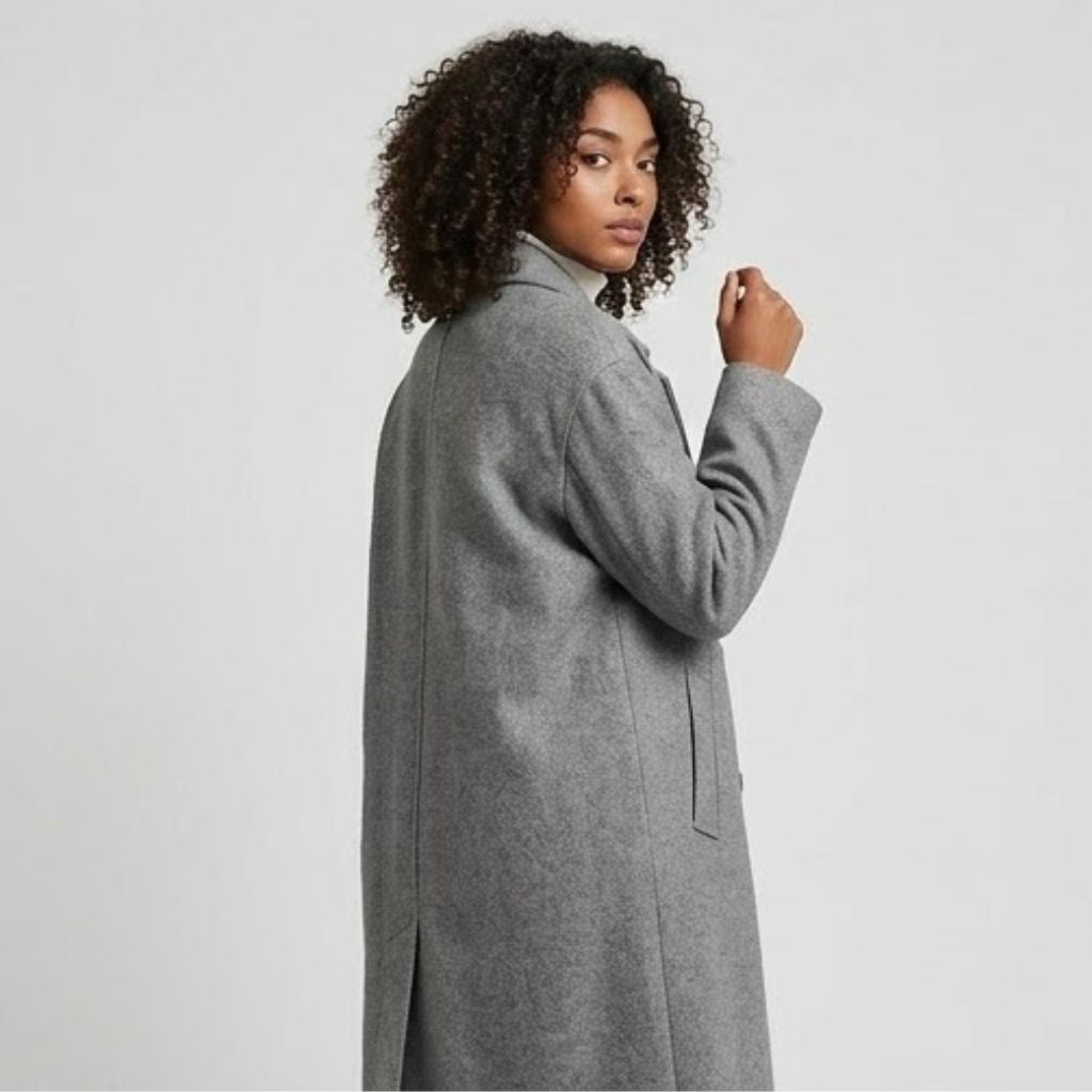 Cappotto lungo ed elegante con revers classici