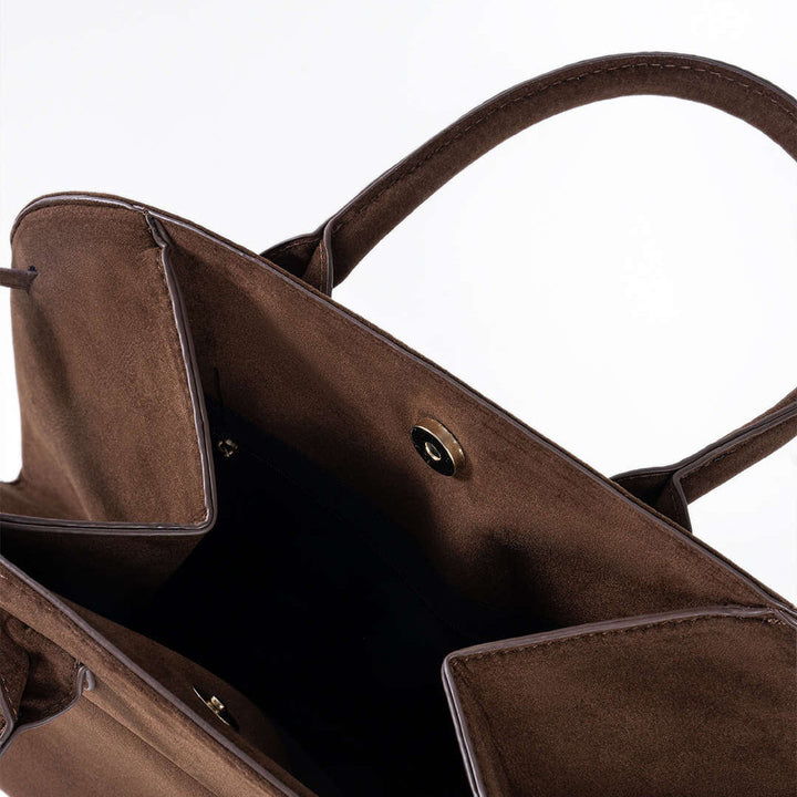 Borsa grande minimalista con un aspetto delicato