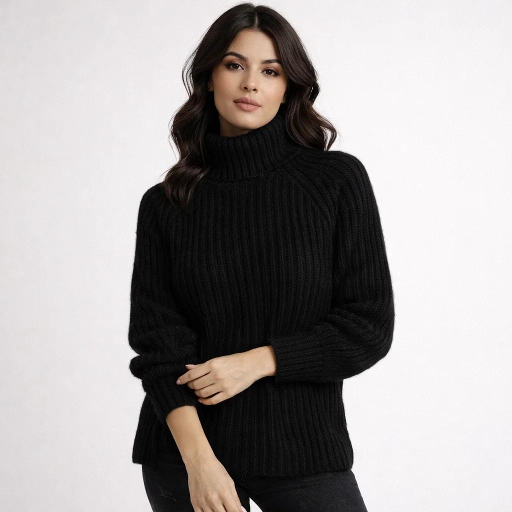Maglione in misto lana con colletto alto