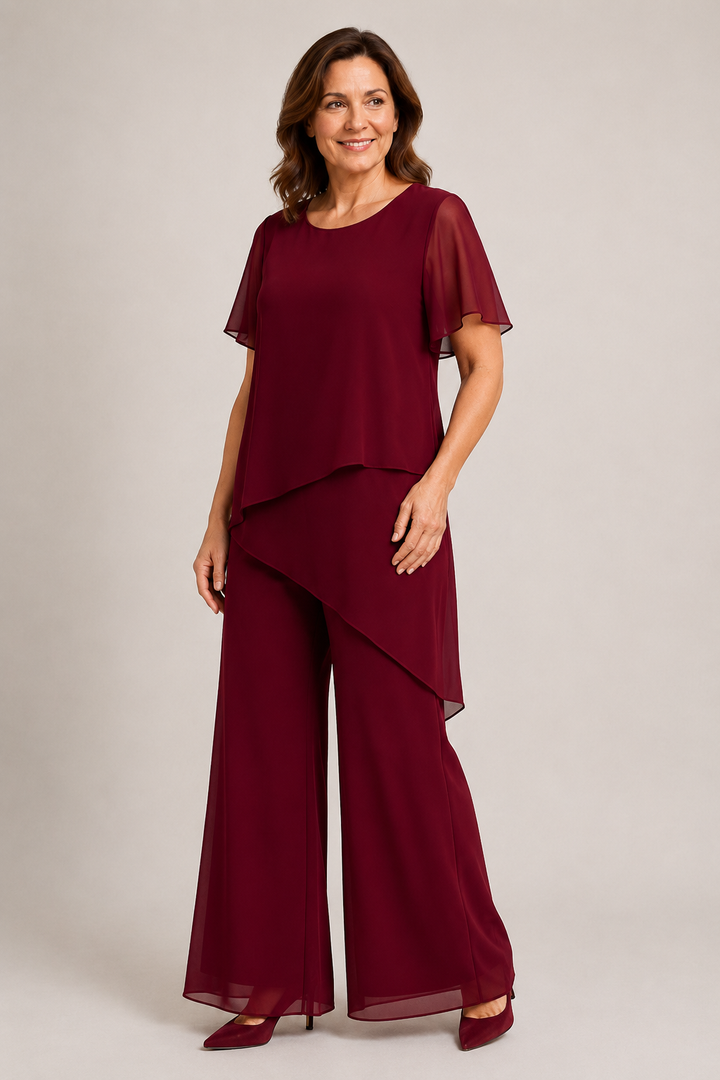 Completo elegante da donna con taglio fluido