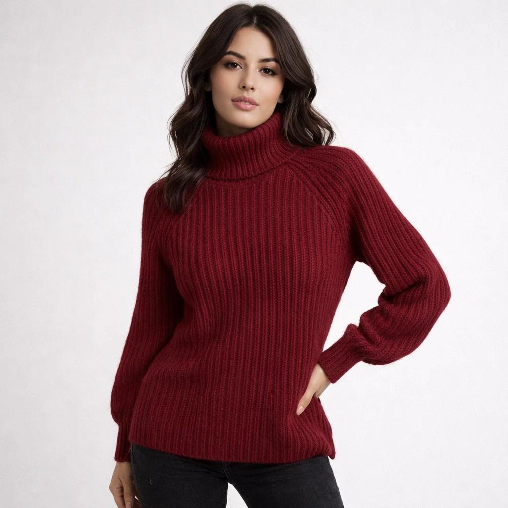 Maglione in misto lana con colletto alto