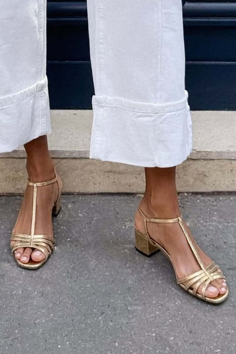 Sandali con aspetto metallico e tacco