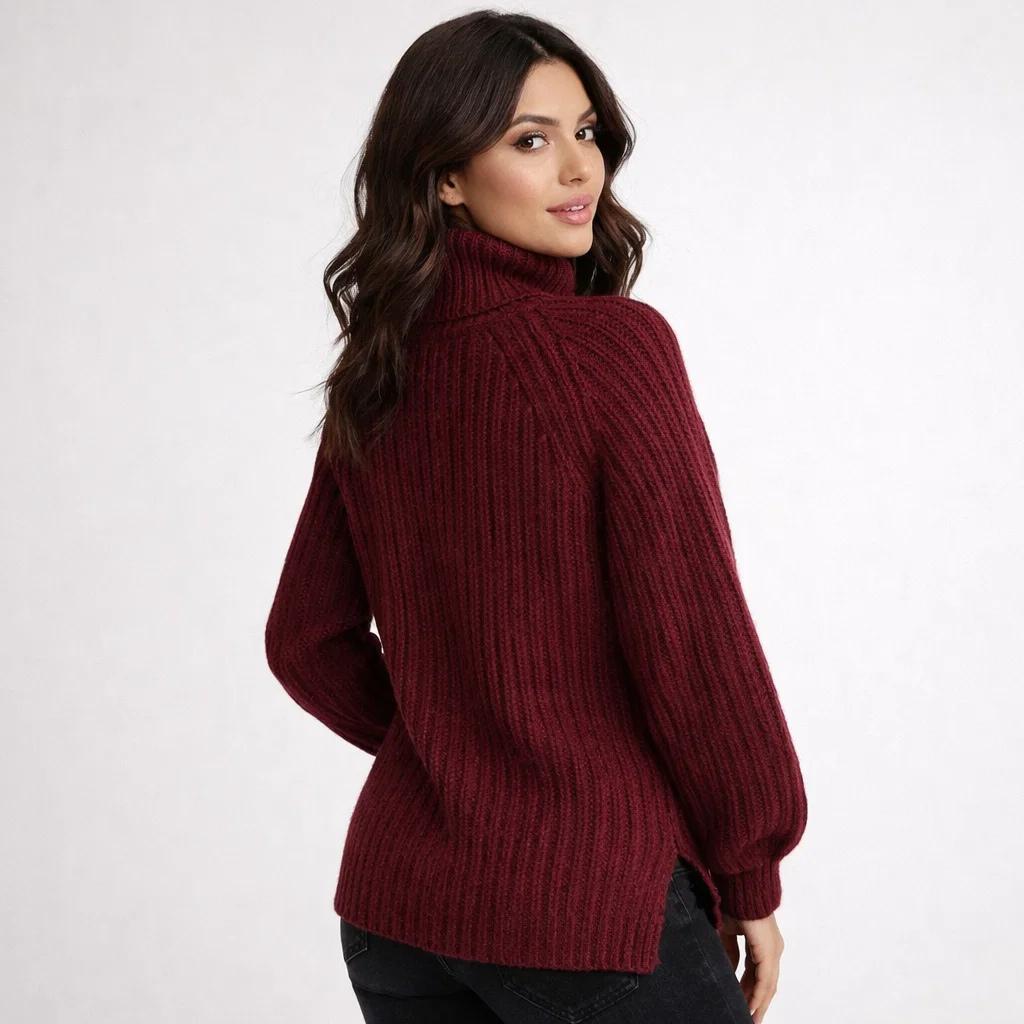 Maglione in misto lana con colletto alto