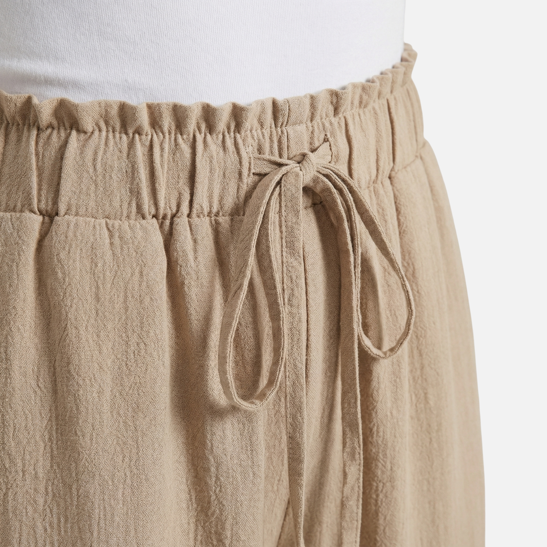 Pantaloni traspiranti con gamba larga e aspetto leggero