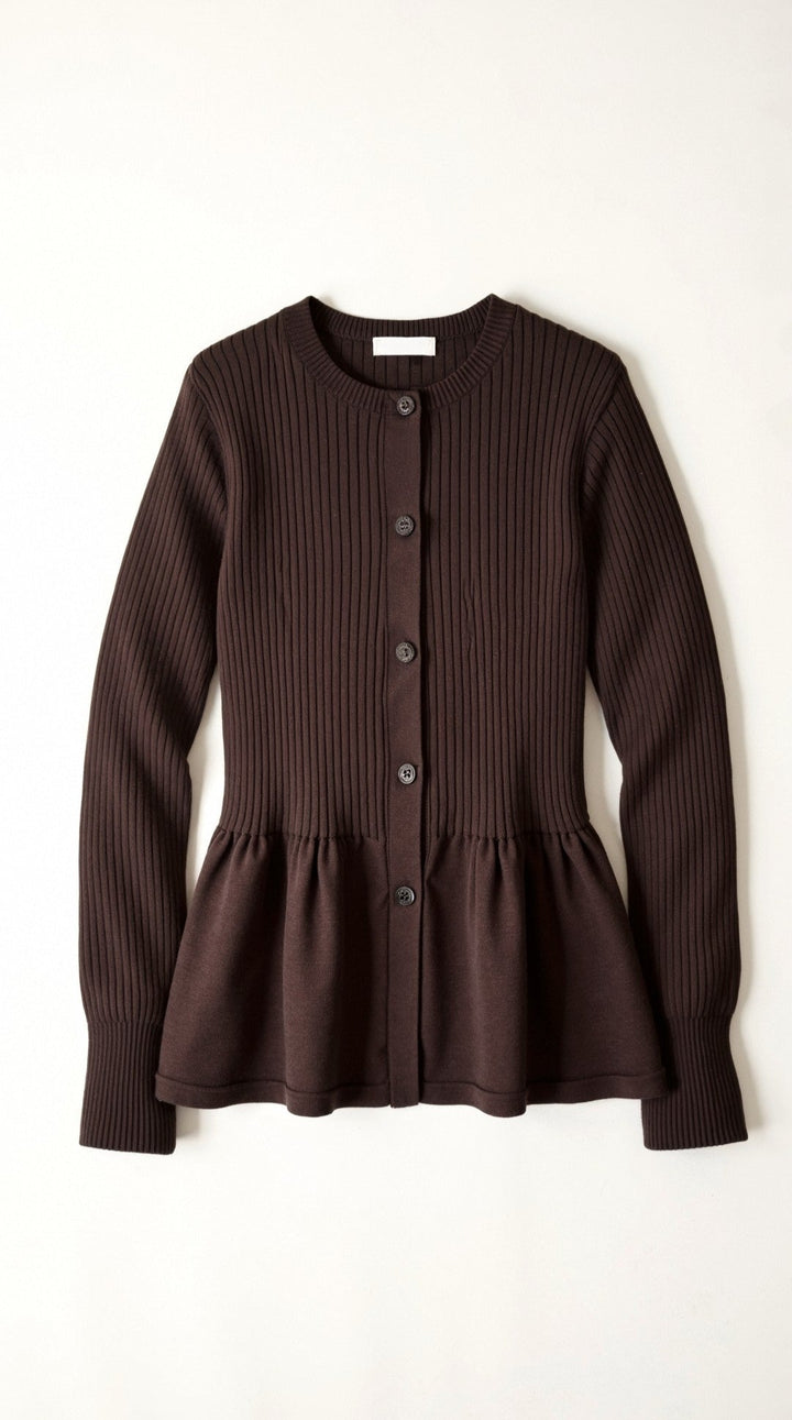 Cardigan lavorato a maglia con delicato volant e chiusura frontale