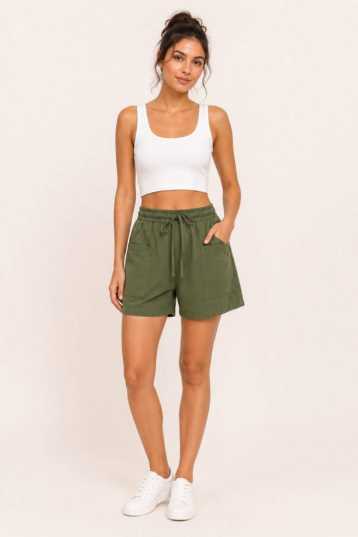 Shorts con cintura elastica e tasche frontali