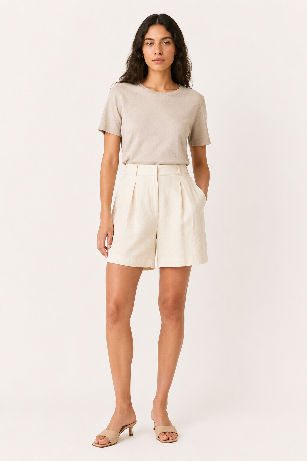 Pantaloni corti plissettati con vita alta