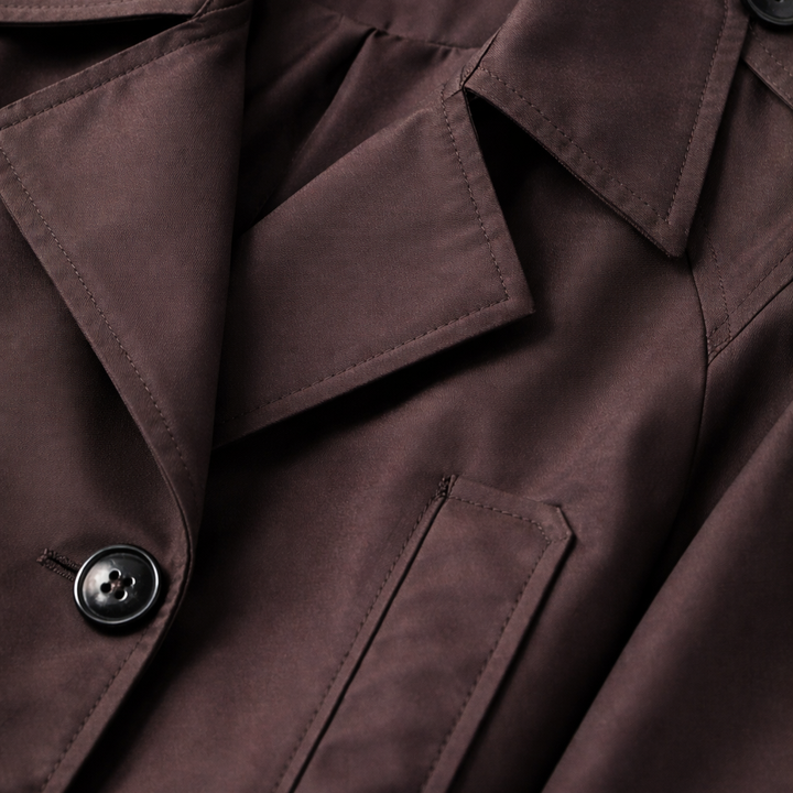 Trench corto con colletto classico