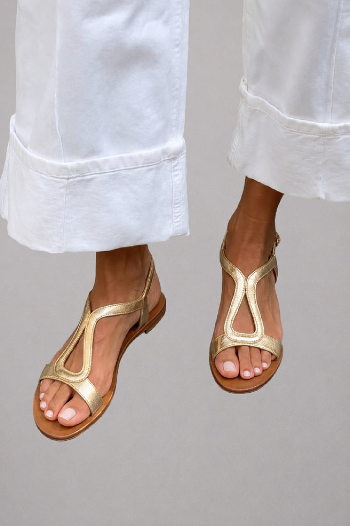 Sandali piatti eleganti