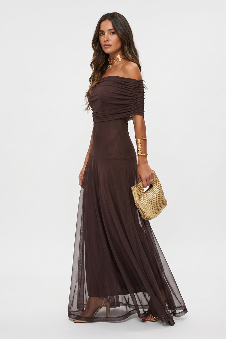 Sofia | Maxi abito con spalle scoperte e drappeggio