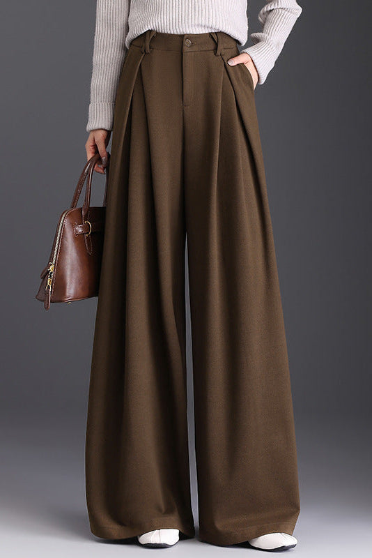 Pantaloni larghi con pieghe frontali