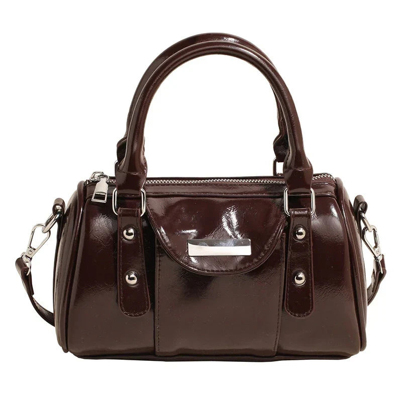 Borsa lucida con aspetto liscio