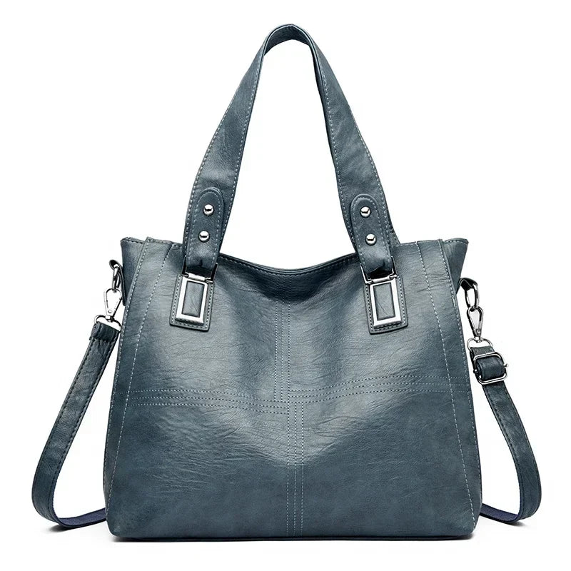 Borsa a tracolla liscia con forma spaziosa