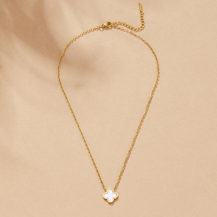 Collana con trifoglio bianco
