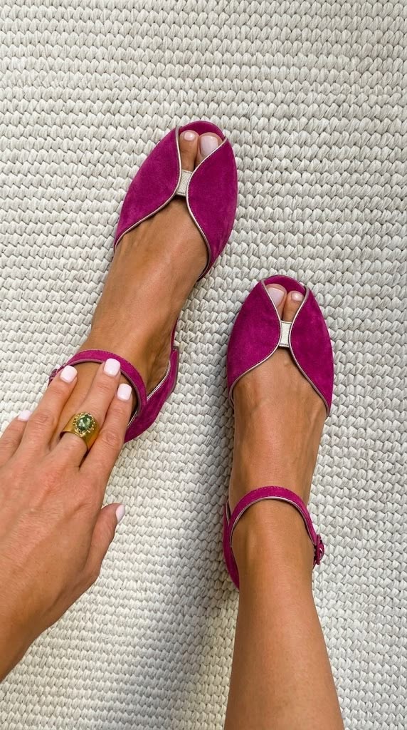 Ballerine eleganti con punta aperta e bordo lucido