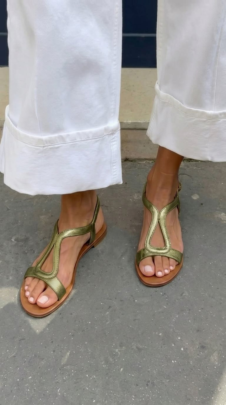 Sandali piatti eleganti