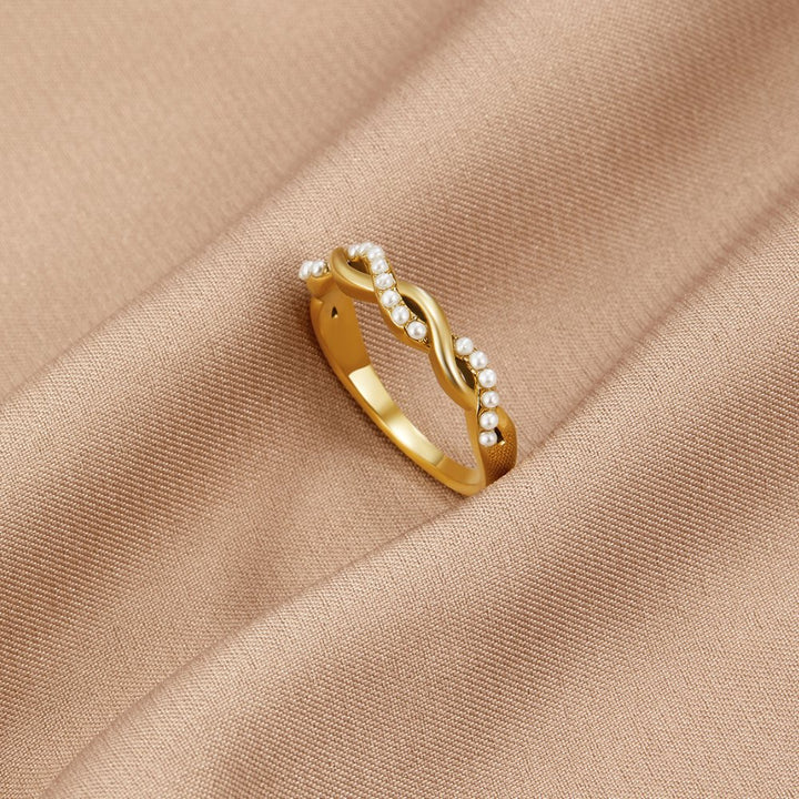 Anello Bella con delicato dettaglio