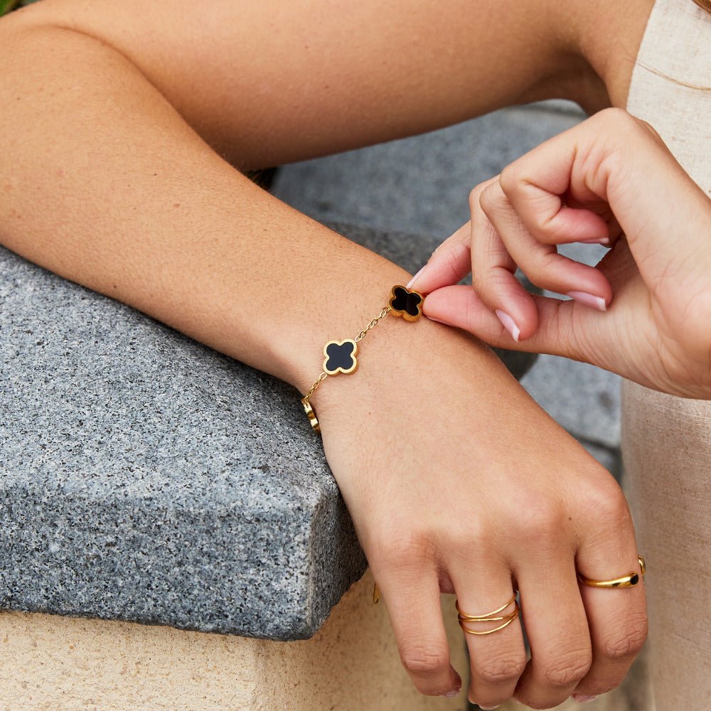 Bracciale con trifoglio nero