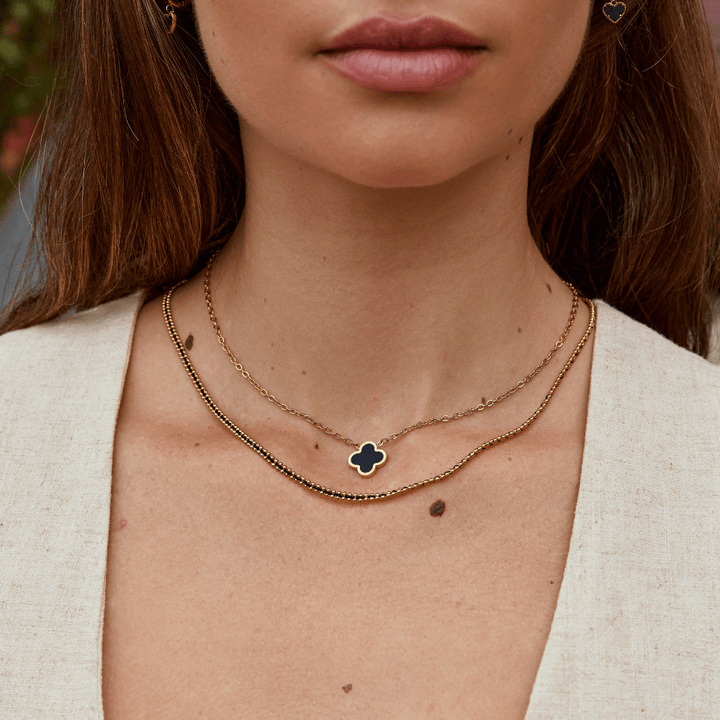 Collana con trifoglio nero
