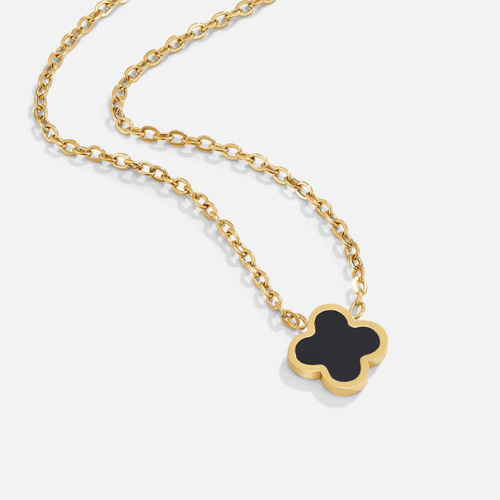 Collana con trifoglio nero