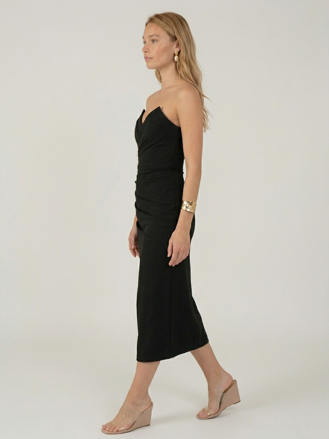Leona | Abito elegante con dettagli delicati