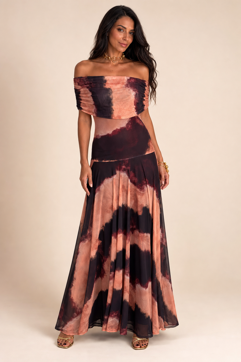Sofia | Maxi abito con spalle scoperte e drappeggio