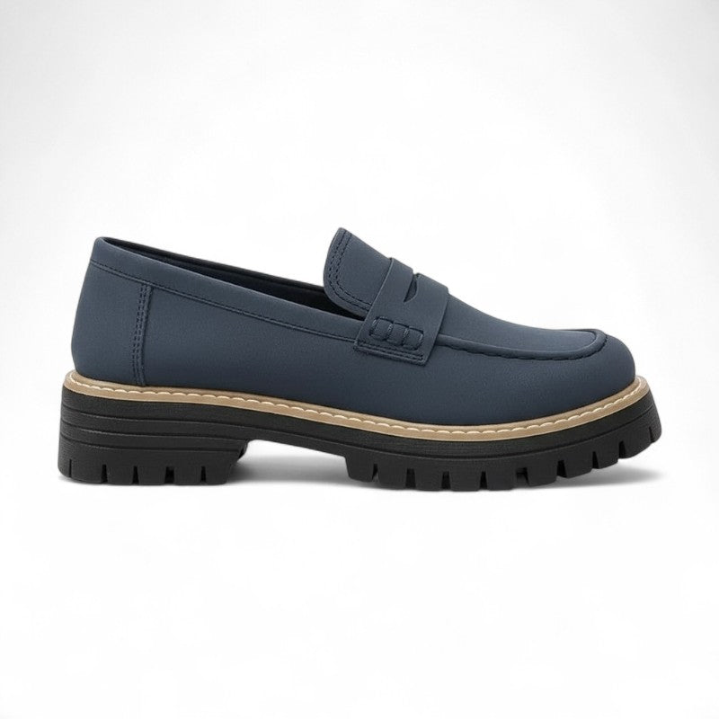 Mocassini bicolore con un aspetto delicato